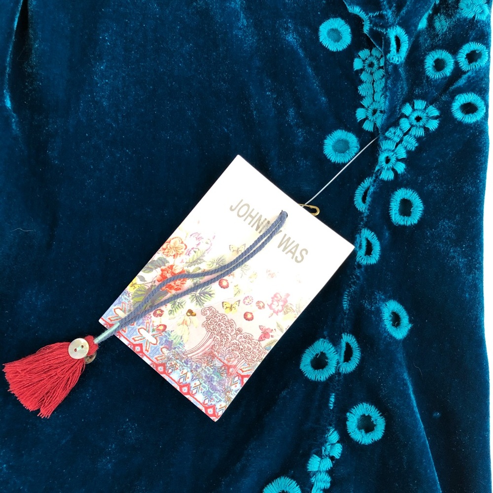 Johnny Was Greban Velvet Kimono Wrap in MRI - Picture 5 of 15